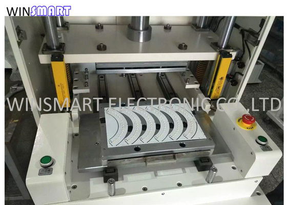 Автоматическим управляемая цилиндром машина PCB Depaneling пробивая опционную тонну 8-30